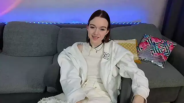 Snapshot of SunyLily chatting on 05/09/26, 06:40 SunyLily online show from 05/09/26, 06:40