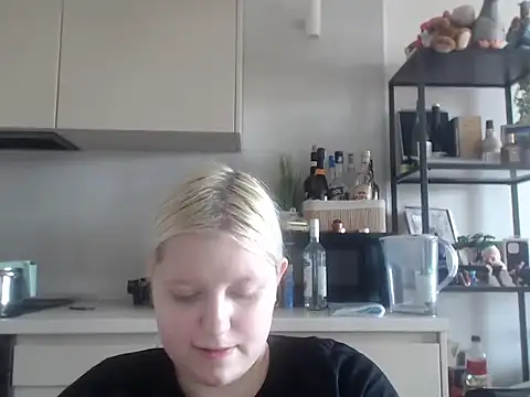 Snapshot of LenaSecret19 chatting on 07/28/26, 11:17 LenaSecret19 online show from 07/28/26, 11:17