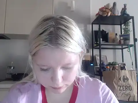 Snapshot of LenaSecret19 chatting on 08/04/26, 05:43 LenaSecret19 online show from 08/04/26, 05:43