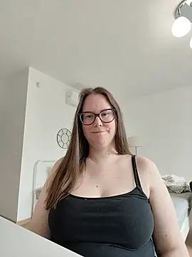 CelineThompson online show from 05/16/26, 02:16