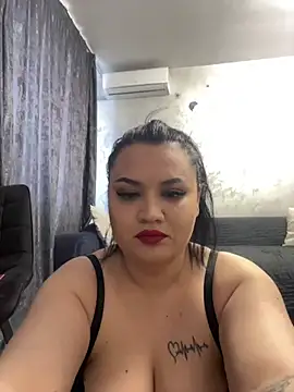 Snapshot of julietalovee chatting on 03/25/26, 10:21 julietalovee online show from 03/25/26, 10:21
