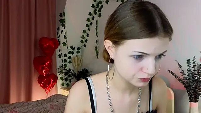 Snapshot of Enji_Rey chatting on 04/10/26, 12:16 Enji Rey online show from 04/10/26, 12:16