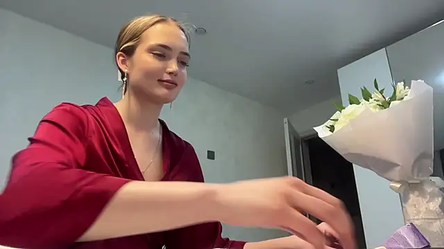 Snapshot of Angela_Rosssee chatting on 03/08/26, 03:27 Angela Rosssee online show from 03/08/26, 03:27