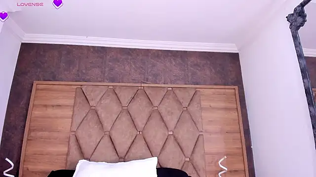 CristineRain online show from 05/02/26, 08:41