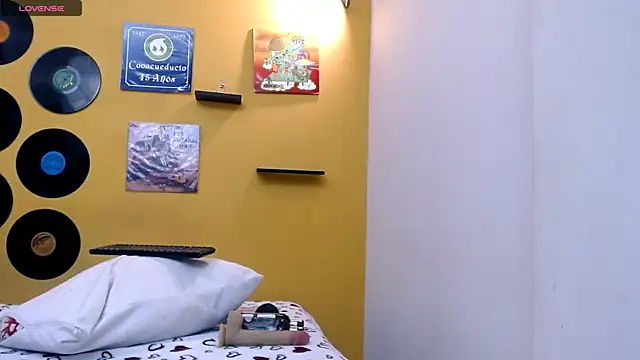 lilithevil32 online show from 05/09/26, 02:39