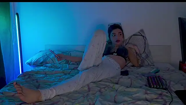 Snapshot of sweelexy chatting on 03/12/26, 05:35 sweelexy online show from 03/12/26, 05:35