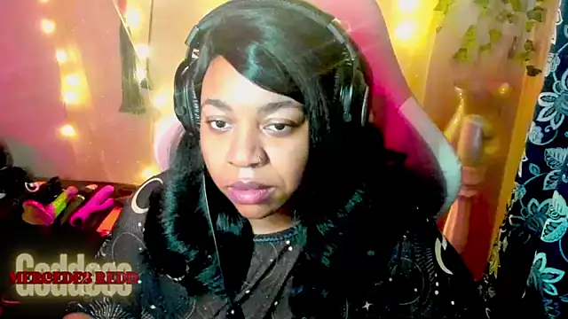 Snapshot of Goddess_MercedesRedd chatting on 05/17/26, 12:56 Goddess MercedesRedd online show from 05/17/26, 12:56
