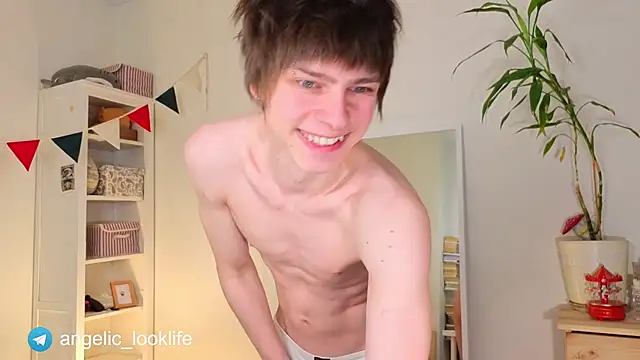 look angelic online show from 05/10/26, 04:34