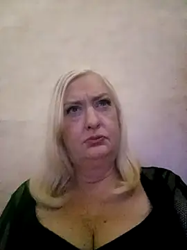 Snapshot of AngelikaJamesX chatting on 03/31/26, 03:01 AngelikaJamesX online show from 03/31/26, 03:01