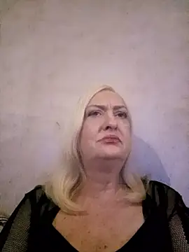 Snapshot of AngelikaJamesX chatting on 04/01/26, 01:41 AngelikaJamesX online show from 04/01/26, 01:41