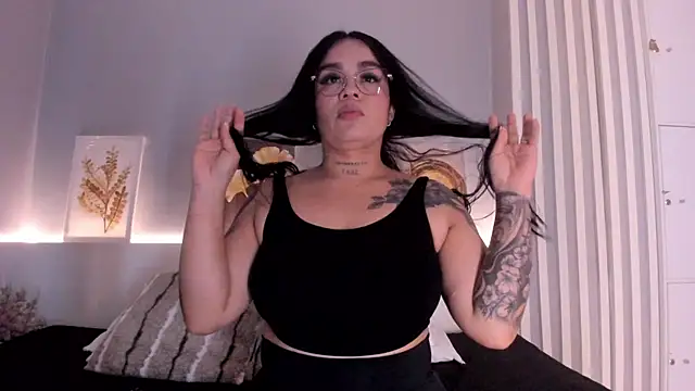 ManuelaMontes  online show from 06/13/26, 12:25