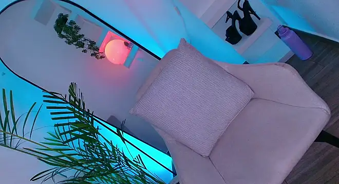 Snapshot of dalilathoms_ chatting on 03/18/26, 10:35 dalilathoms online show from 03/18/26, 10:35