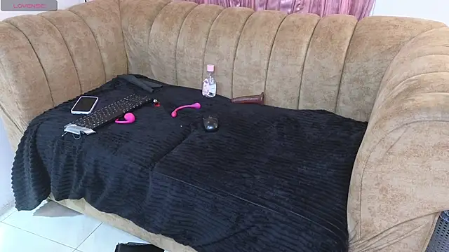 ahnaysexx online show from 05/10/26, 06:57
