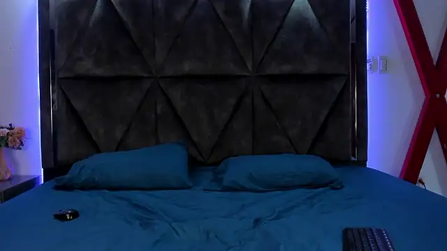 Snapshot of ChloeNix chatting on 03/14/26, 04:18 ChloeNix online show from 03/14/26, 04:18