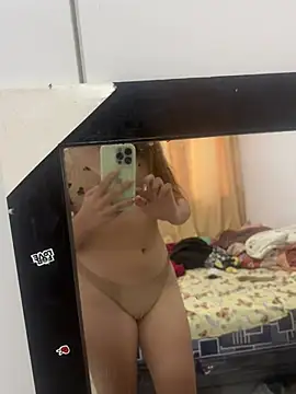 Snapshot of la_rojita069 chatting on 03/25/26, 09:54 la rojita069 online show from 03/25/26, 09:54