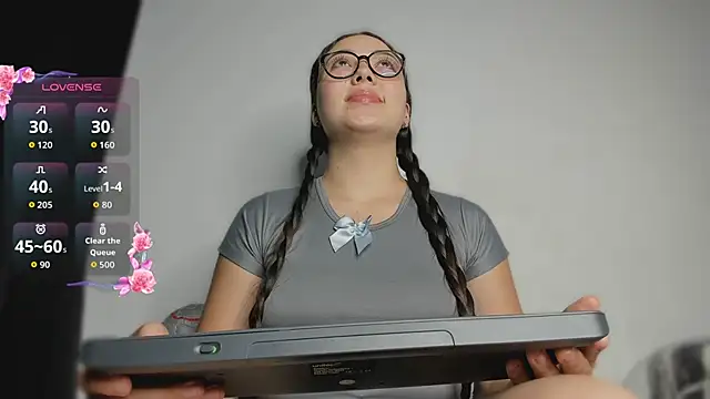 Snapshot of Pamelaa_moon chatting on 03/15/26, 12:22 Pamelaa moon online show from 03/15/26, 12:22