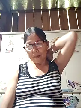 Snapshot of Sky-rain98 chatting on 05/18/26, 01:56 Sky-rain98 online show from 05/18/26, 01:56