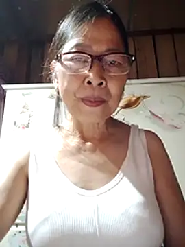 Snapshot of Sky-rain98 chatting on 05/20/26, 02:34 Sky-rain98 online show from 05/20/26, 02:34