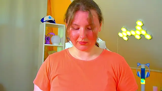 MelodyMoores online show from 06/22/26, 06:32