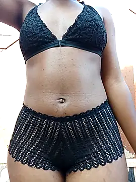 Snapshot of yellowjoy022 chatting on 03/13/26, 01:29 yellowjoy022 online show from 03/13/26, 01:29