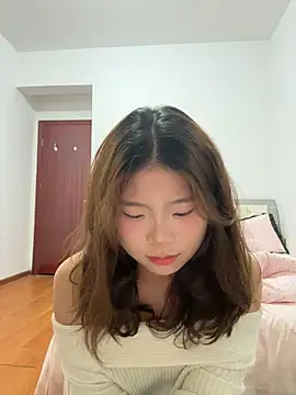 Snapshot of Smallwood_29 chatting on 03/22/26, 03:04 Smallwood 29 online show from 03/22/26, 03:04