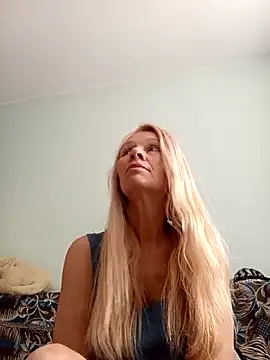 ViktoriaSexi1 online show from 04/25/26, 07:55