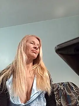 ViktoriaSexi1 online show from 04/26/26, 04:48