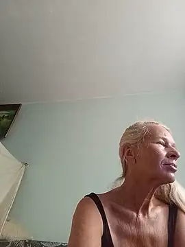 Snapshot of ViktoriaSexi1 chatting on 07/04/26, 05:35 ViktoriaSexi1 online show from 07/04/26, 05:35