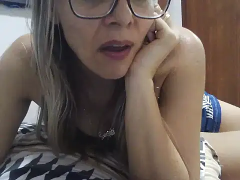 Snapshot of VibeProibida chatting on 03/05/26, 08:27 VibeProibida online show from 03/05/26, 08:27