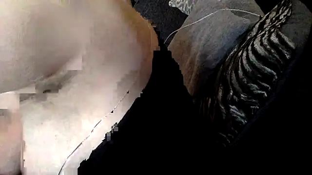 Snapshot of CurvyCatx chatting on 03/11/26, 09:15 CurvyCatx online show from 03/11/26, 09:15