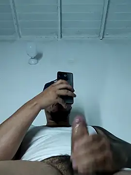 Snapshot of BadboyDirty1 chatting on 05/22/26, 01:39 BadboyDirty1 online show from 05/22/26, 01:39