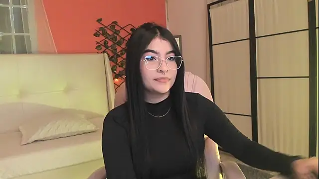 Snapshot of HannaLee333 chatting on 03/24/26, 09:42 HannaLee333 online show from 03/24/26, 09:42