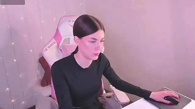 LunaRossaa online show from 05/08/26, 11:54