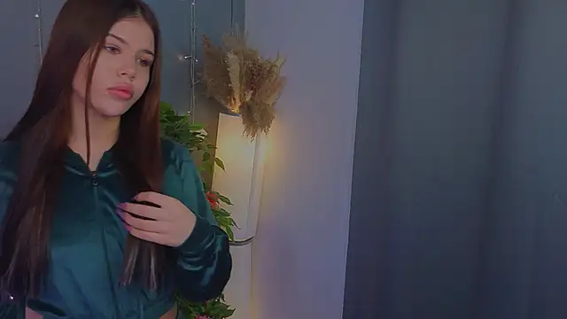 Snapshot of CatrinaLuk chatting on 04/01/26, 07:09 CatrinaLuk online show from 04/01/26, 07:09