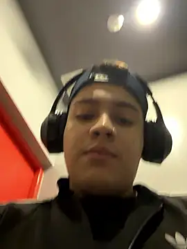 OliverTabordaa online show from 04/24/26, 08:11