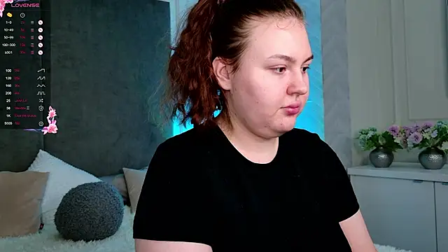 Mia Pearl online show from 03/12/26, 08:31