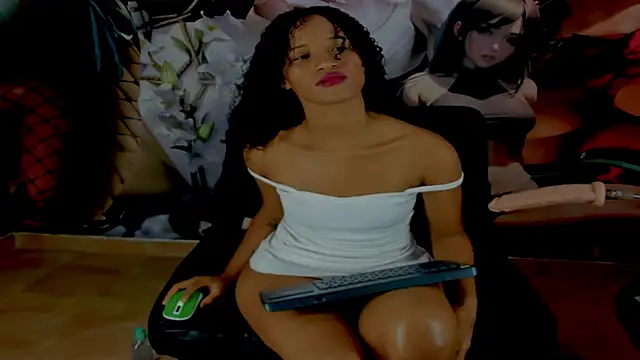 Snapshot of sexylatinawhithabigass chatting on 03/05/26, 03:08 sexylatinawhithabigass online show from 03/05/26, 03:08