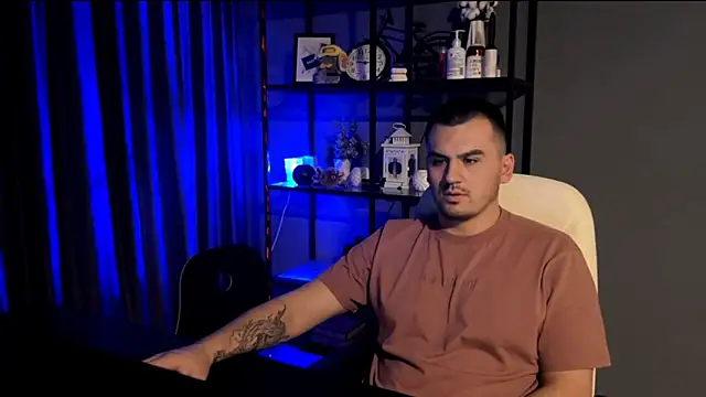 Snapshot of AlexRay22 chatting on 03/15/26, 06:14 AlexRay22 online show from 03/15/26, 06:14