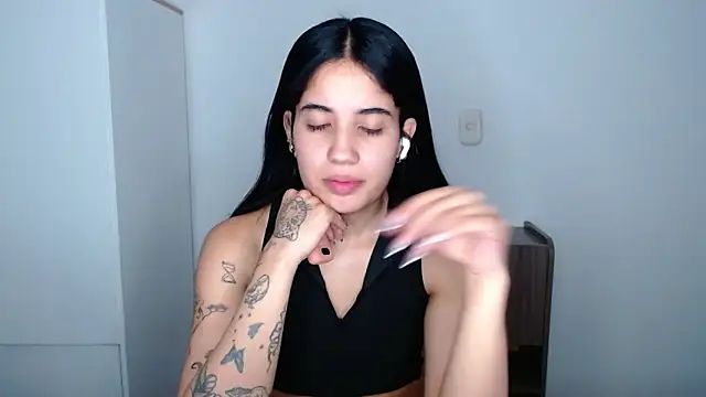 Lucy engel online show from 04/25/26, 12:46