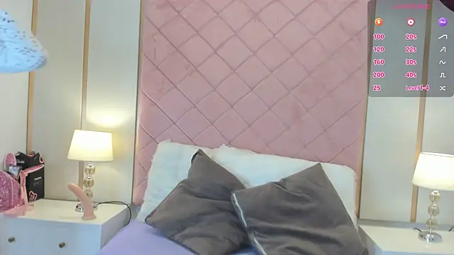 Alexa Jonees online show from 04/24/26, 08:33