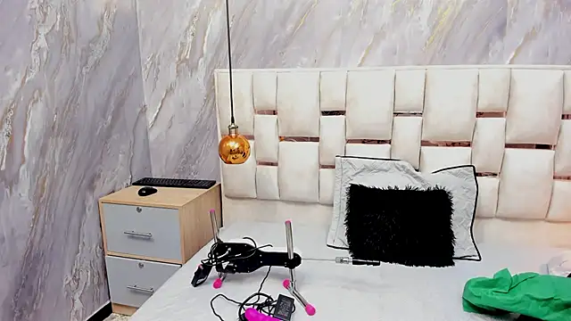 Milf Drip online show from 06/15/26, 12:29