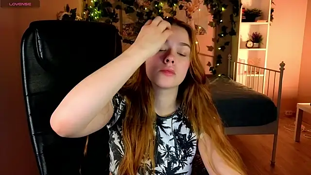 Snapshot of TiffanyVex chatting on 04/16/26, 03:24 TiffanyVex online show from 04/16/26, 03:24