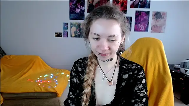 Nica Kawaii online show from 05/18/26, 04:07