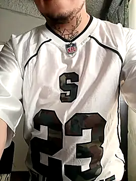 Snapshot of Decker_Velvett chatting on 03/17/26, 04:10 Decker Velvett online show from 03/17/26, 04:10