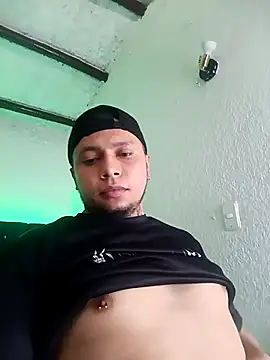 Snapshot of Decker_Velvett chatting on 03/21/26, 06:33 Decker Velvett online show from 03/21/26, 06:33