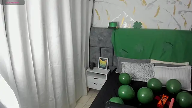 Laura Velle online show from 03/18/26, 03:42