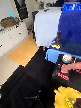 FantasyMan-BiWM online show from 04/10/26, 01:22