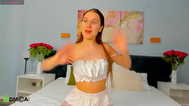 Xenia paradise online show from 04/18/26, 01:09