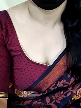 Yazhini-Cam online show from 06/11/26, 02:48