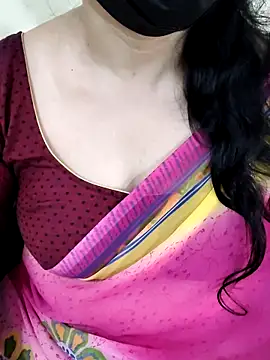 Yazhini-Cam online show from 06/12/26, 08:24